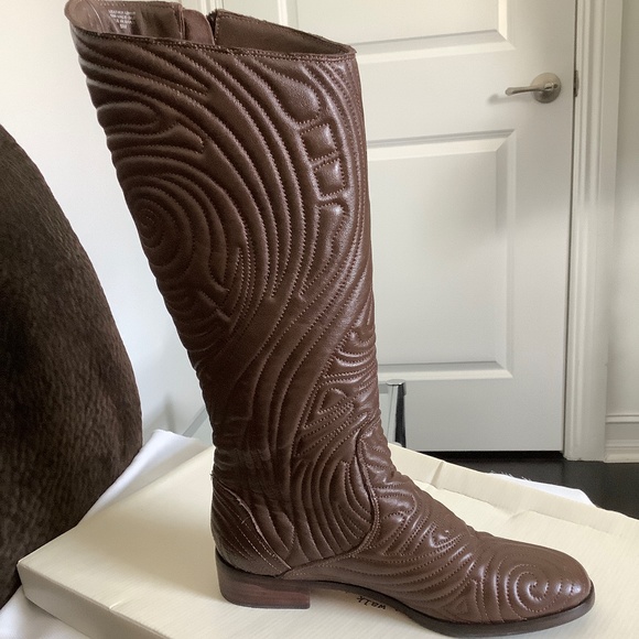 MERE Women's Brown Leather Boots, Size: 8M, Made in Brazil - Picture 11 of 15